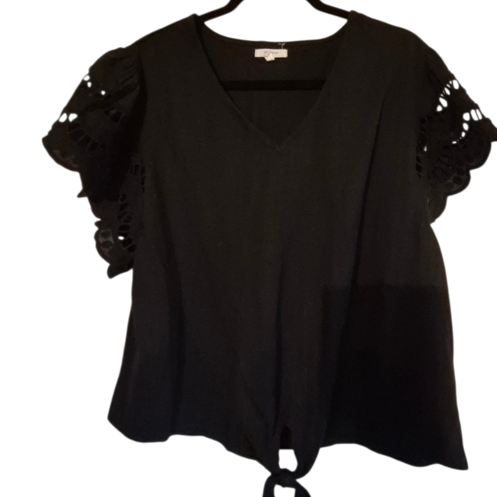 Maurices V neck Black solid crochet sleeve blouse Xl